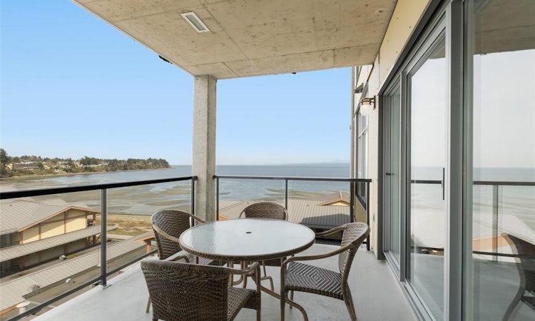 703/704A-181 Beachside Drive