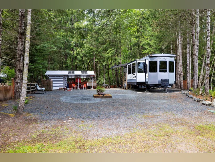A11-2650 Turnbull Road, Qualicum Beach, BC, V9K 2R2 - 2