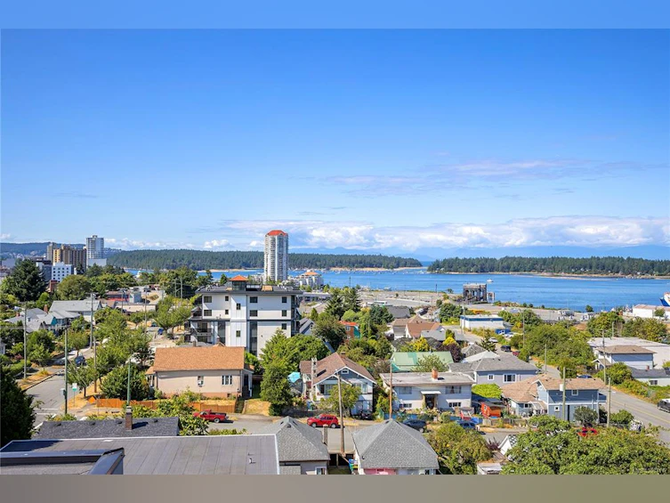 306-119 Haliburton Street, Nanaimo, BC, V9R 4V9