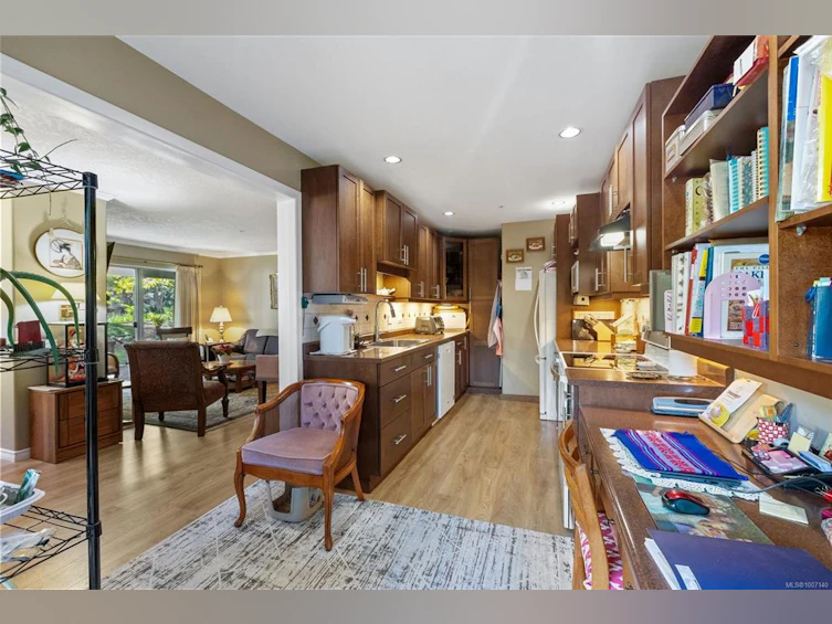 105-1100 Union Road, Saanich, BC, V8P 2J3 - 9