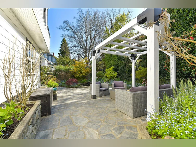 820 St. Charles Street, Victoria, BC, V8S 3P3 - 76