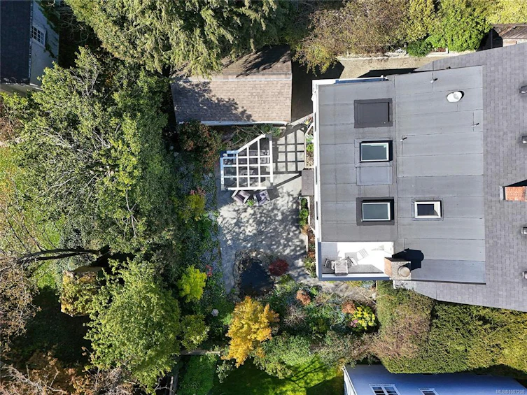 820 St. Charles Street, Victoria, BC, V8S 3P3 - 81