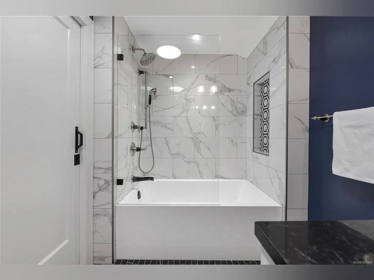 820 St. Charles Street, Victoria, BC, V8S 3P3 - 48