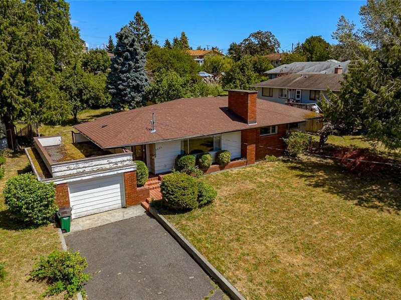 3665 S Raymond Street, Saanich BC V8Z 4J9