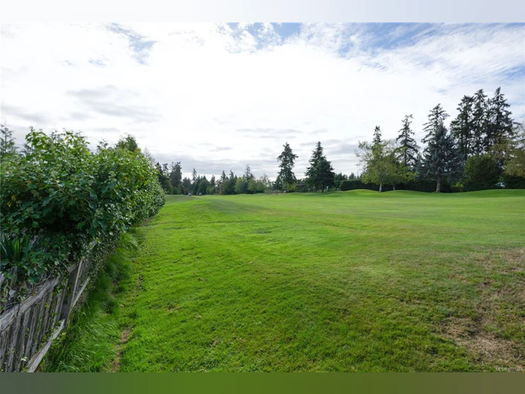 878 Fairways Drive, Qualicum Beach, BC, V9K 2J1 - 37
