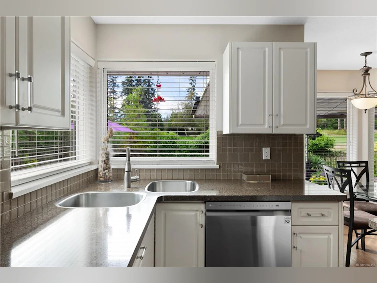 878 Fairways Drive, Qualicum Beach, BC, V9K 2J1 - 10