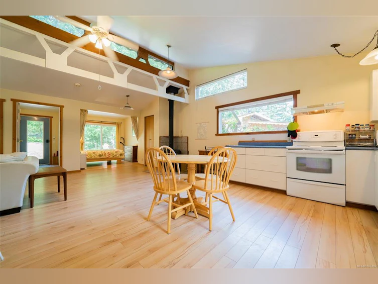830 Austin Drive, Cortes Island, BC, V0P 1K0 - 33
