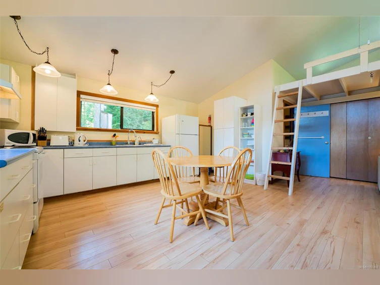 830 Austin Drive, Cortes Island, BC, V0P 1K0 - 41