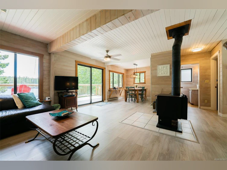 830 Austin Drive, Cortes Island, BC, V0P 1K0 - 9
