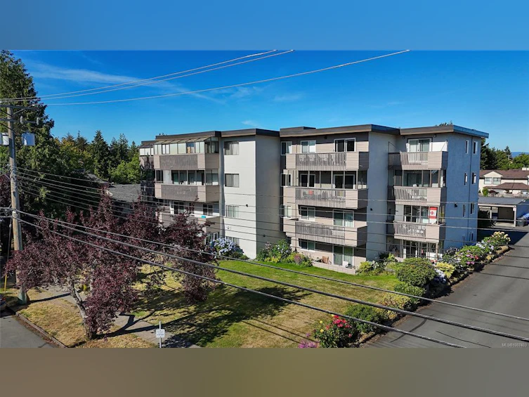 306-10016 Third Street, Sidney, BC, V8L 3B3 - 2