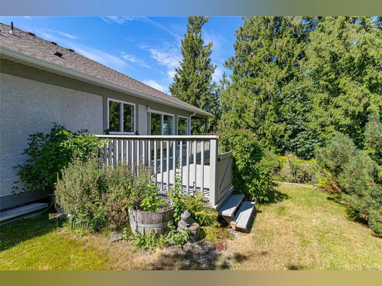 677 Windward Way, Qualicum Beach, BC, V9K 2K4 - 36