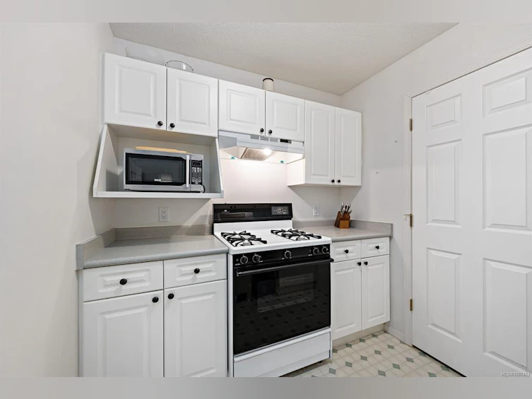 209-1105 Henry Road, Courtenay, BC, V9J 1L0 - 9