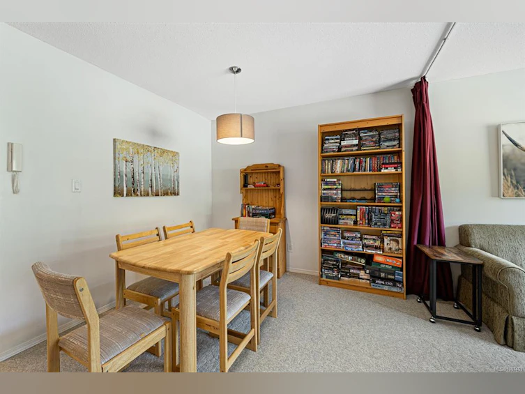 209-1105 Henry Road, Courtenay, BC, V9J 1L0 - 4