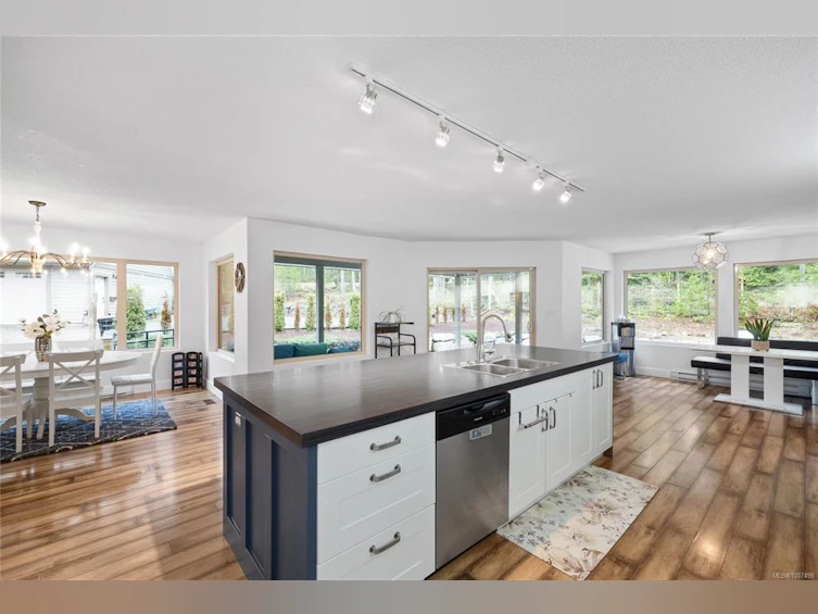 907 Hemsworth Road, Qualicum Beach, BC, V9K 1R3 - 7