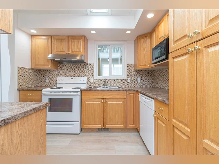 2153 Summergate Boulevard, Sidney, BC, V9L 4K9 - 14