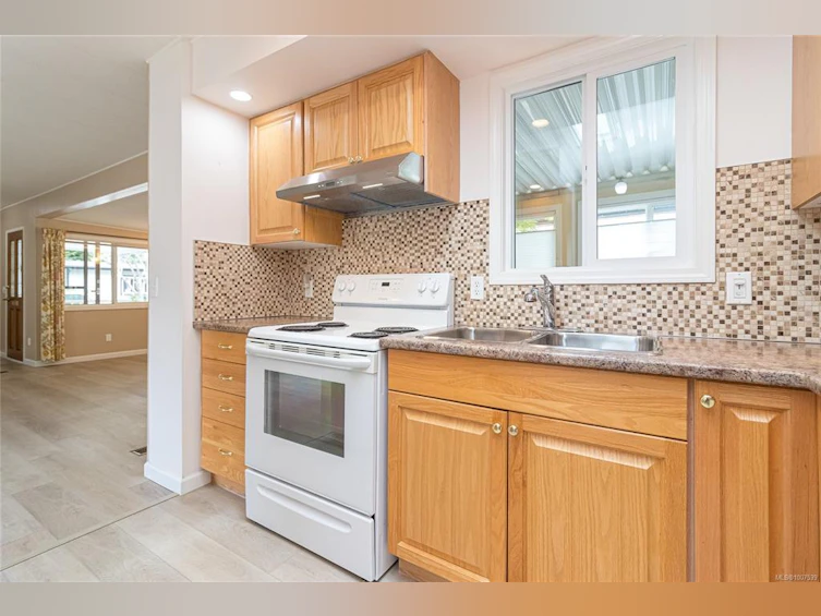 2153 Summergate Boulevard, Sidney, BC, V9L 4K9 - 12