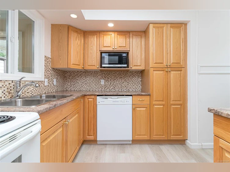 2153 Summergate Boulevard, Sidney, BC, V9L 4K9 - 11