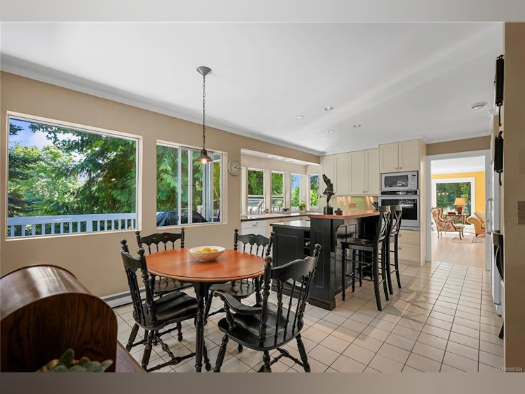 4813 Sea Ridge Drive, Saanich, BC, V8Y 3B6 - 10