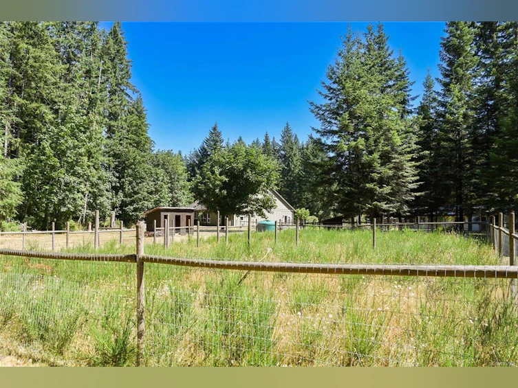 3476/3470 Heather Road, Black Creek, BC, V9J 1E5 - 76
