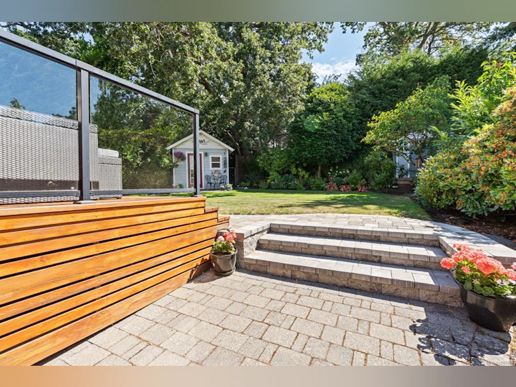 3015 Fifth Street, Victoria, BC, V8T 4B6 - 32