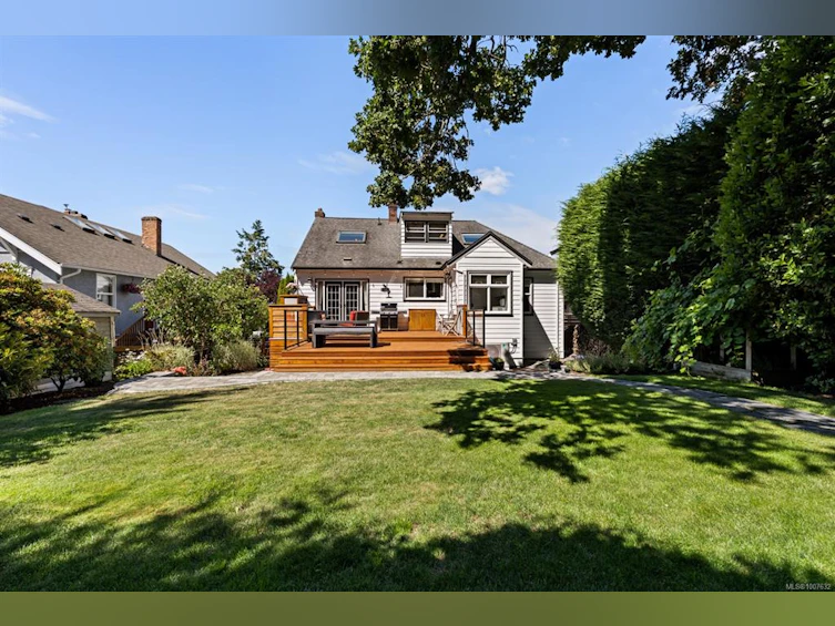 3015 Fifth Street, Victoria, BC, V8T 4B6 - 26