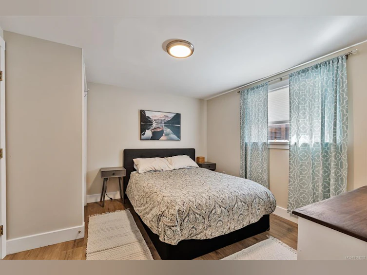 3015 Fifth Street, Victoria, BC, V8T 4B6 - 42