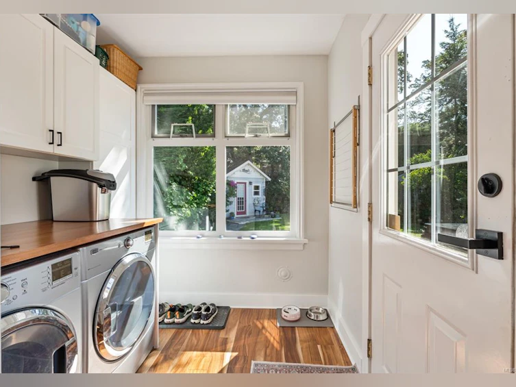3015 Fifth Street, Victoria, BC, V8T 4B6 - 20