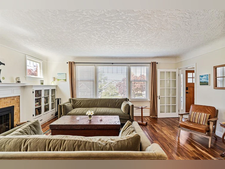 3015 Fifth Street, Victoria, BC, V8T 4B6 - 6