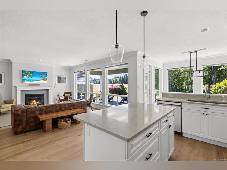 636 Morningstar Drive, French Creek, BC, V9P 2W3 - 7