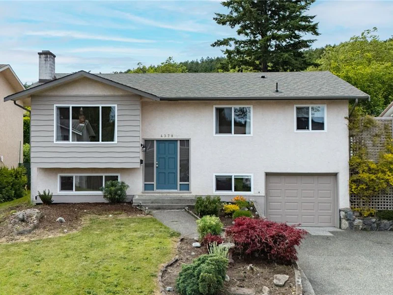 4378 Fieldmont Place, Saanich BC V8N 4Z3