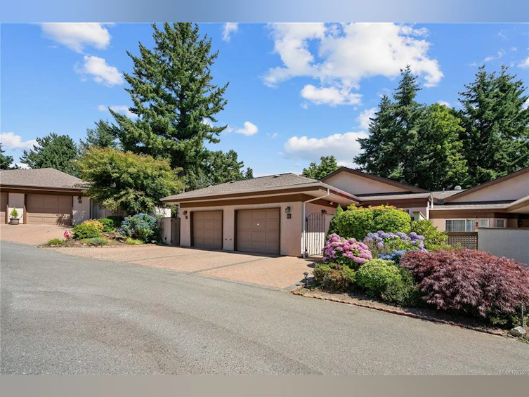 64-901 Kentwood Lane, Saanich, BC, V8Y 2Y6 - 40