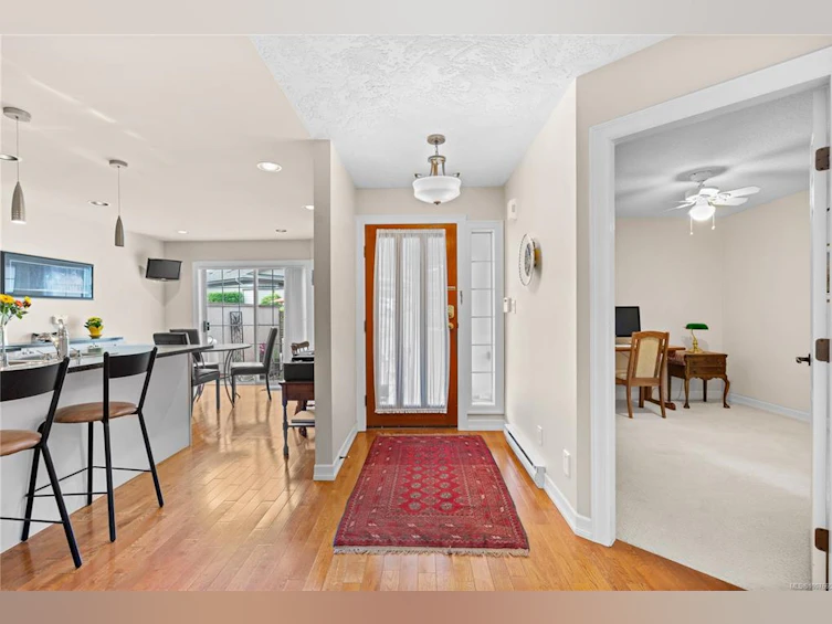 64-901 Kentwood Lane, Saanich, BC, V8Y 2Y6 - 3