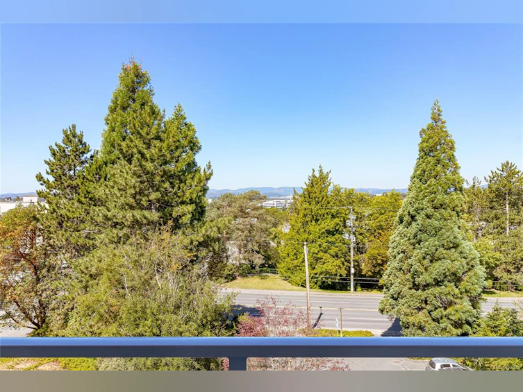 403-3277 Quadra Street, Saanich, BC, V8X 4W9 - 21