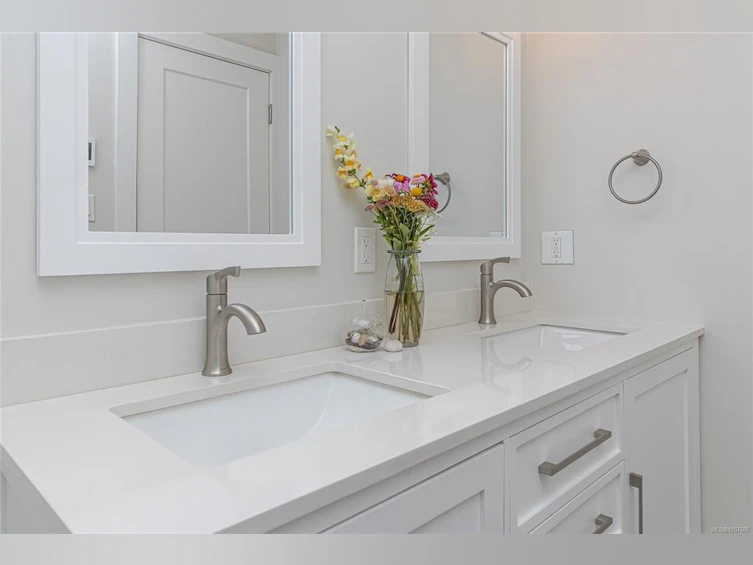 403-3277 Quadra Street, Saanich, BC, V8X 4W9 - 16