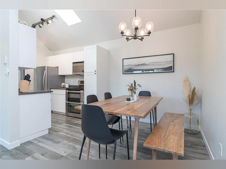 403-3277 Quadra Street, Saanich, BC, V8X 4W9 - 6