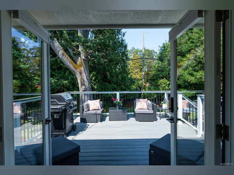 2126 Lansdowne Road, Oak Bay, BC, V8P 1V6 - 27
