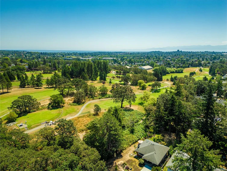 1299 Camrose Crescent, Saanich, BC, V8P 1N6 - 39