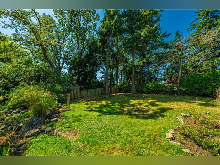 1299 Camrose Crescent, Saanich, BC, V8P 1N6 - 37