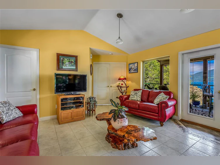 23 Sayward Road, Kelsey Bay/Sayward, BC, V0P 1R0 - 3
