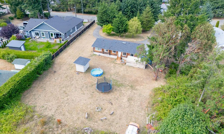 7425 Lantzville Road