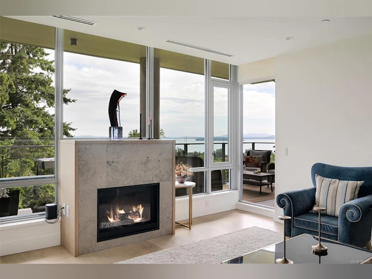 202-5388 Hill Rise Terrace, Saanich, BC, V8Y 3K2 - 5