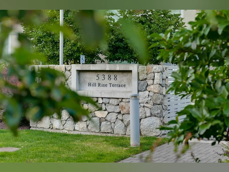 202-5388 Hill Rise Terrace, Saanich, BC, V8Y 3K2 - 59