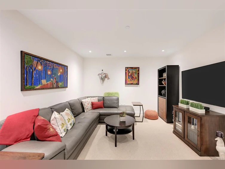 202-5388 Hill Rise Terrace, Saanich, BC, V8Y 3K2 - 45