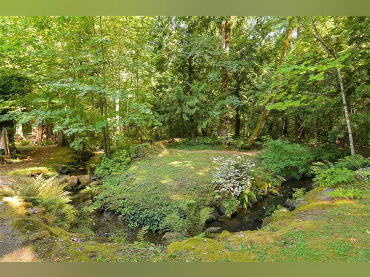 1695 Cultra Avenue, Central Saanich, BC, V8M 1T1 - 47