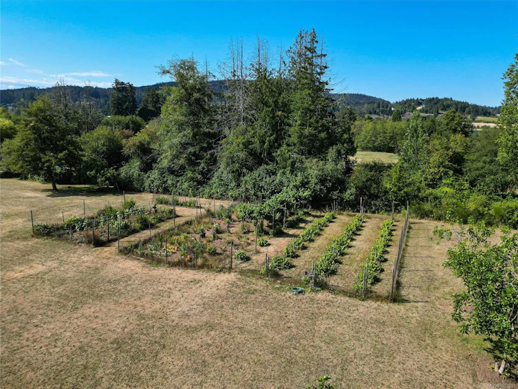 1695 Cultra Avenue, Central Saanich, BC, V8M 1T1 - 95