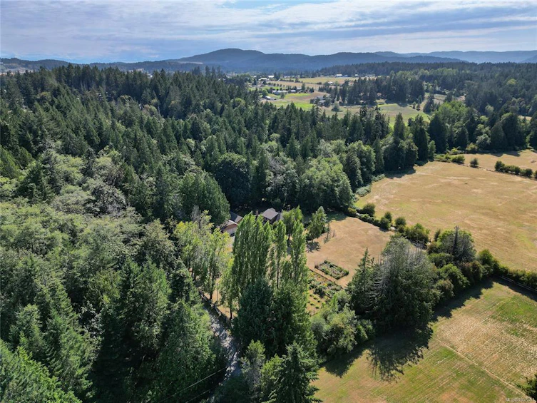1695 Cultra Avenue, Central Saanich, BC, V8M 1T1 - 85