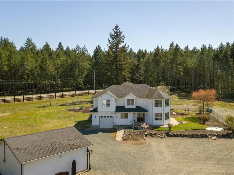 2075 Parkway Place, Errington, BC, V0R 1V0