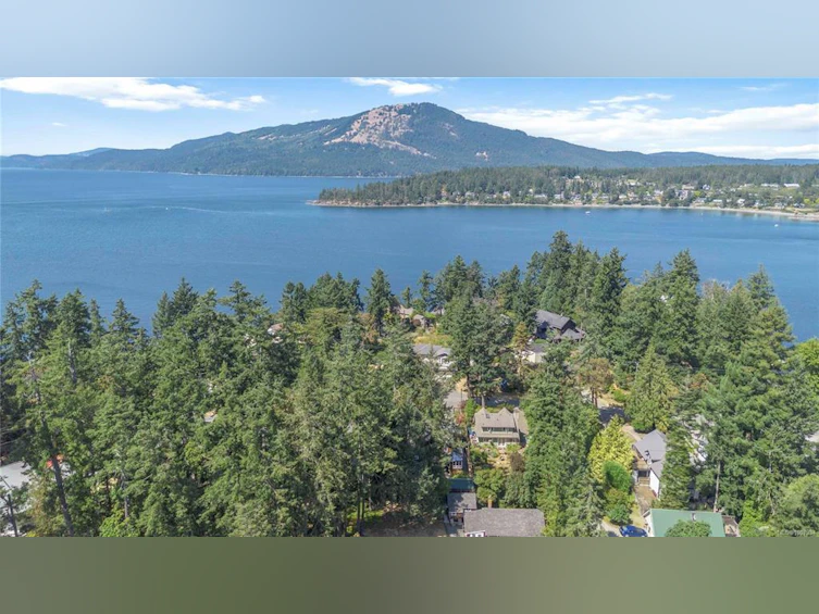 10937 Madrona Drive, North Saanich, BC, V8L 5P2 - 49