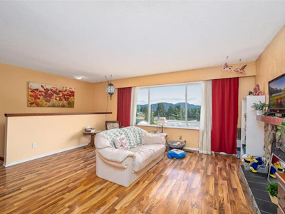 540 Macmillan Drive - 5