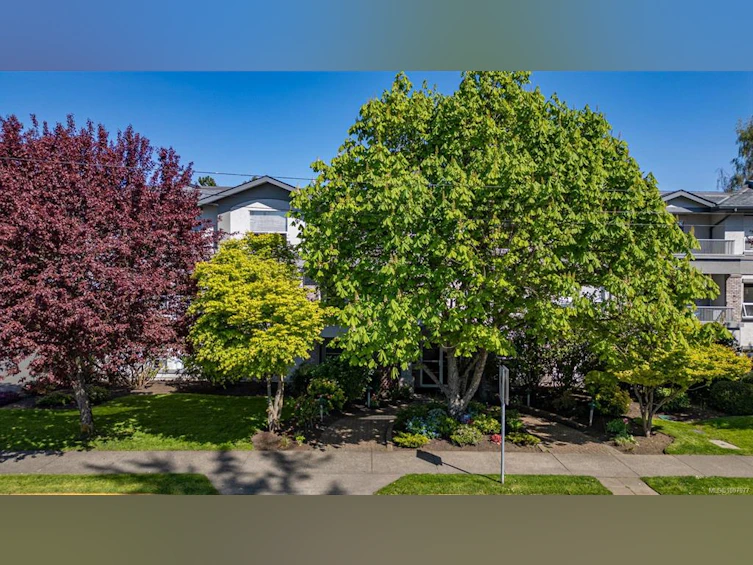 206-9945 Fifth Street, Sidney, BC, V8L 2V6 - 41